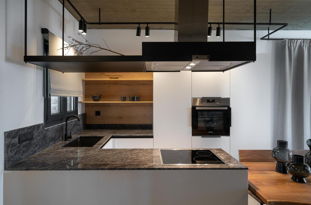Celine Private Residences Lentas Bagian luar foto