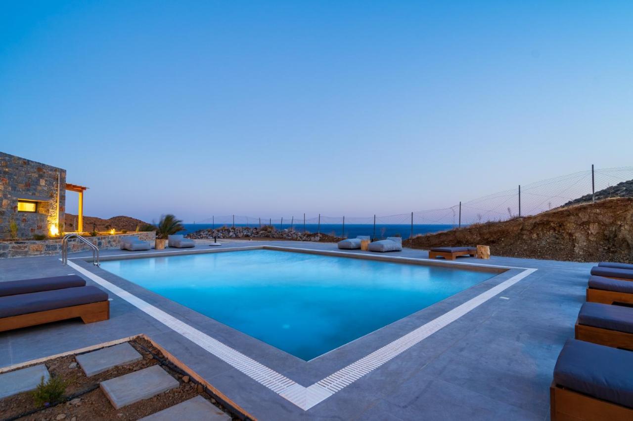 Celine Private Residences Lentas Bagian luar foto